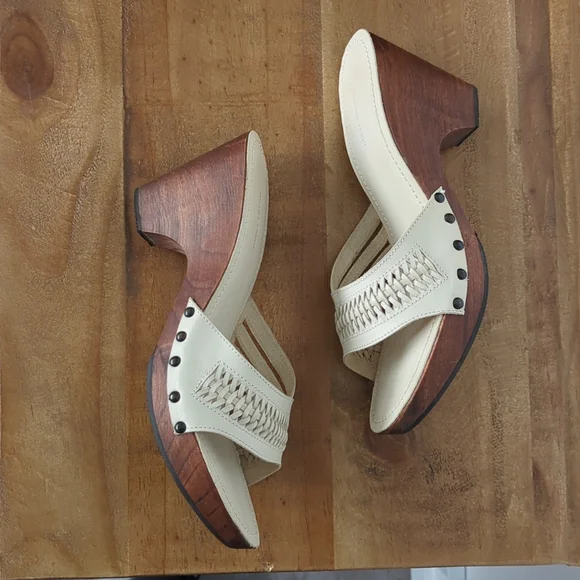 🆕🌿NICOLE FARHI SANDALS🌿 - Picture 5 of 10